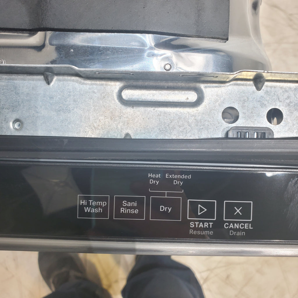 Pictures of Standard 24 in. Fingerprint Resistant Whirlpool Built In Dishwasher with 3rd Rack - Scratch & Dent - Minor - Neu Appliance Outlet - Discount Appliance Outlet in Austin, Tx