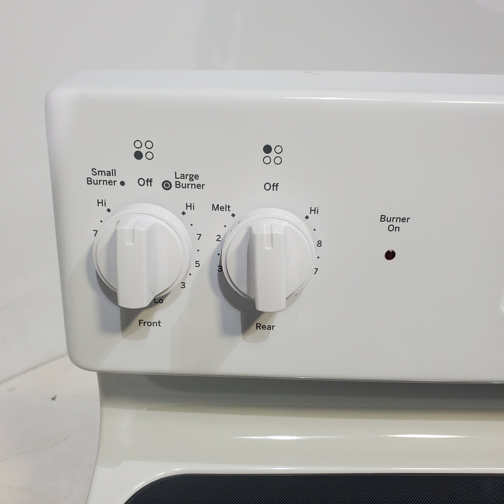 Pictures of White GE 5.3 cu. ft. 4 Element Freestanding Electric Range with Dual Element Baking - Scratch & Dent - Minor - Neu Appliance Outlet - Discount Appliance Outlet in Austin, Tx