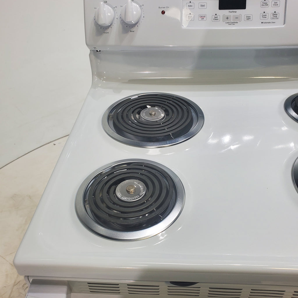 Pictures of White GE 5.0 cu. ft. Freestanding 4 Heating Element Electric Range with Dual Element Baking - Scratch & Dent - Minor - Neu Appliance Outlet - Discount Appliance Outlet in Austin, Tx