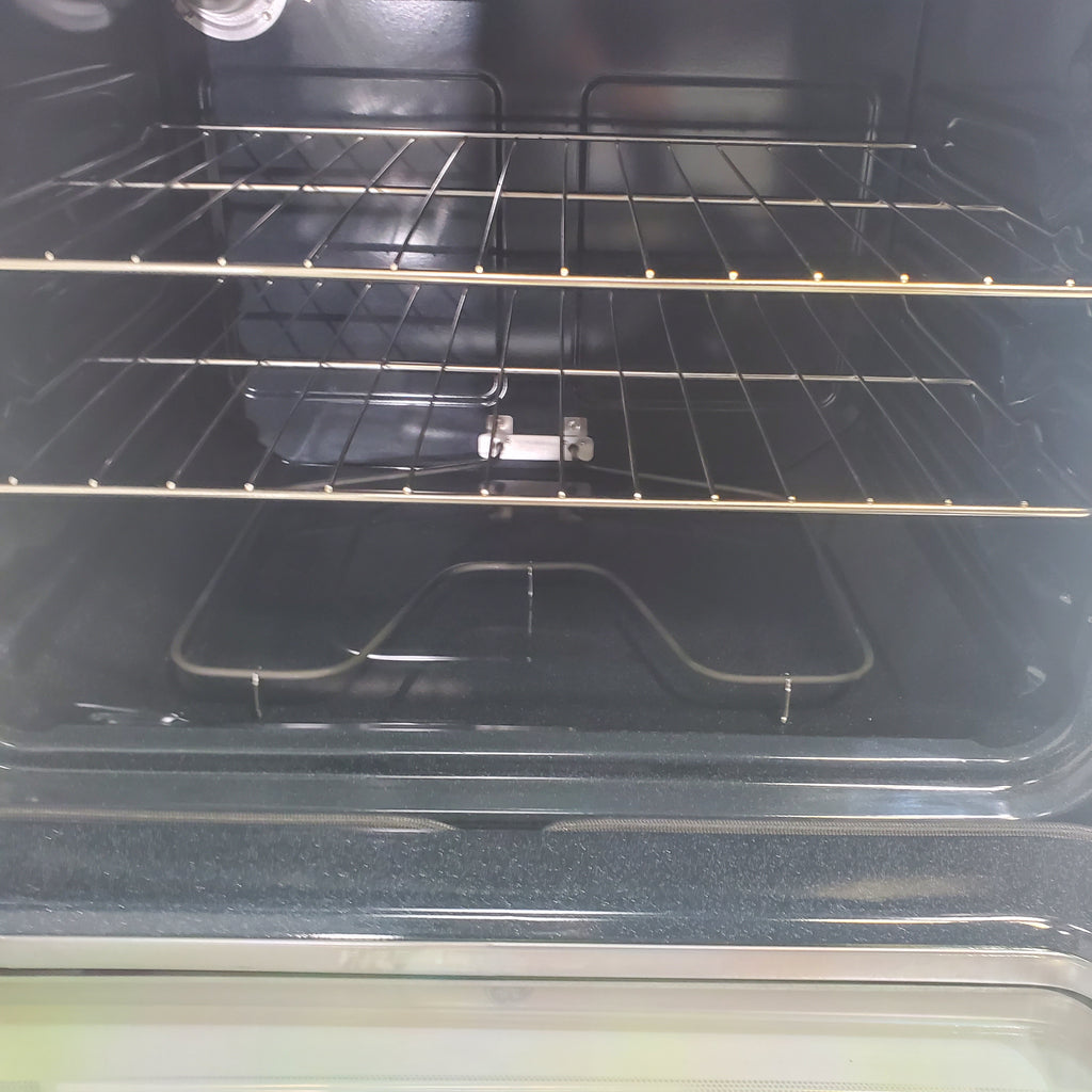 Pictures of White GE 5.0 cu. ft. Freestanding 4 Heating Element Electric Range with Dual Element Baking - Scratch & Dent - Minor - Neu Appliance Outlet - Discount Appliance Outlet in Austin, Tx