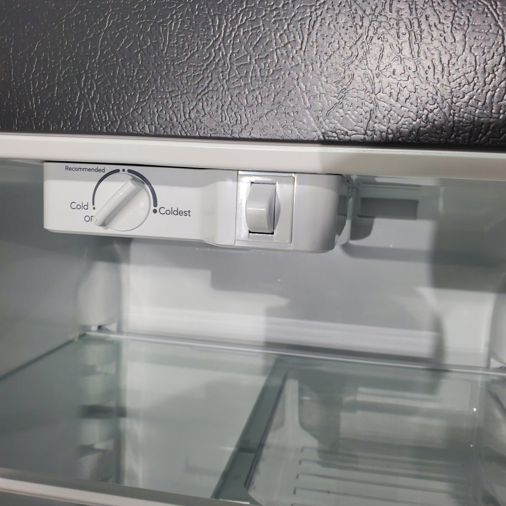 Pictures of 30"  Wide Stainless Steel Frigidaire 18.3 cu. ft. Top Freezer Refrigerator with EvenTemp Cooling System - Neu Appliance Outlet - Discount Appliance Outlet in Austin, Tx