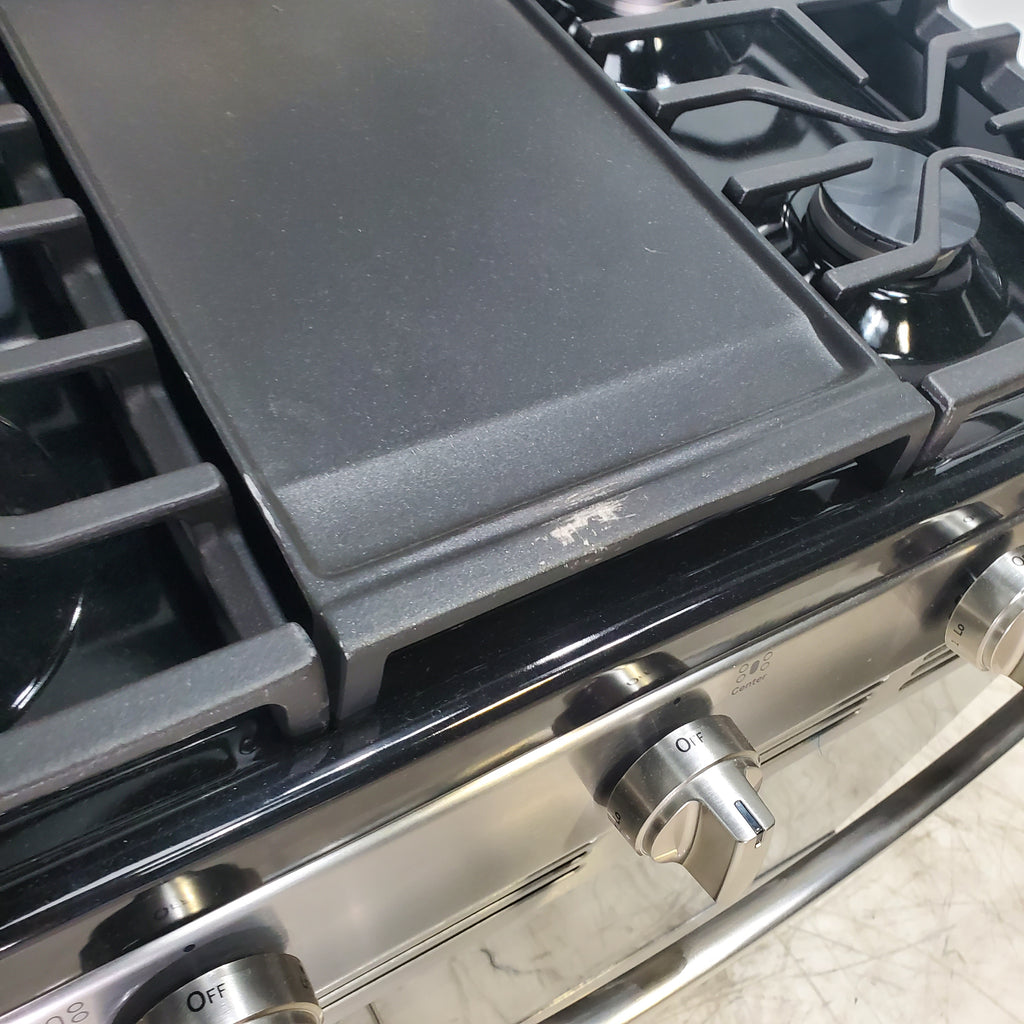Pictures of Stainless Steel GE 5.0 cu. ft. Freestanding 5 Burner Gas Range with Cast-Iron Grates - Scratch & Dent - Minor - Neu Appliance Outlet - Discount Appliance Outlet in Austin, Tx