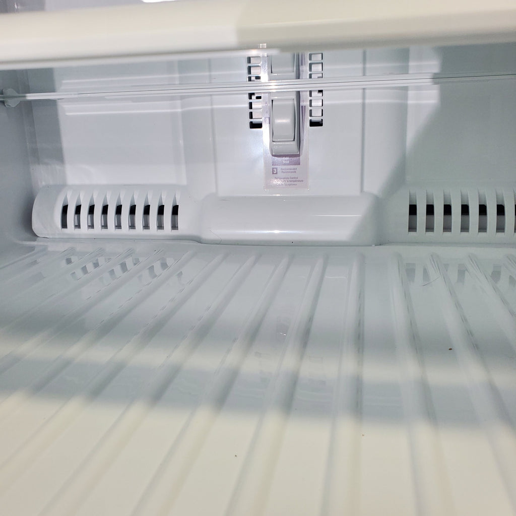 Pictures of 30" Wide Stainless Steel ENERGY STAR LG 20.2 cu. ft. Top Freezer Refrigerator with Reversible Door - Scratch and Dent - Moderate - Neu Appliance Outlet - Discount Appliance Outlet in Austin, Tx