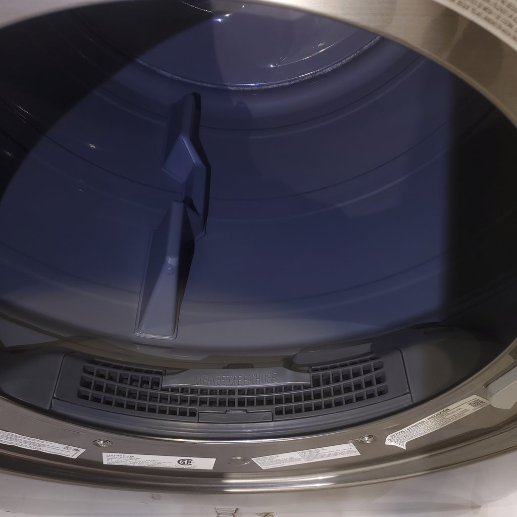 Pictures of Platinum ENERGY STAR Samsung 4.5 cu. ft. Front Load Washer with WiFi Connectivity and Platinum Samsung 7.5 cu. ft. Front Load Gas Dryer with Steam  - Scratch and Dent - Minor - Neu Appliance Outlet - Discount Appliance Outlet in Austin, Tx