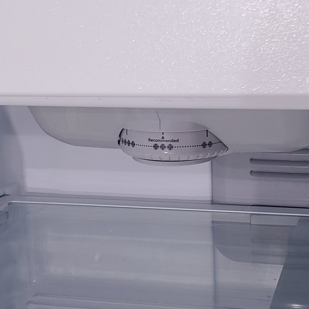 Pictures of 33" Wide 20.6 cu ft Maytag White Top and Bottom Refrigerator with Ice Maker - Certified Refurbished - Neu Appliance Outlet - Discount Appliance Outlet in Austin, Tx