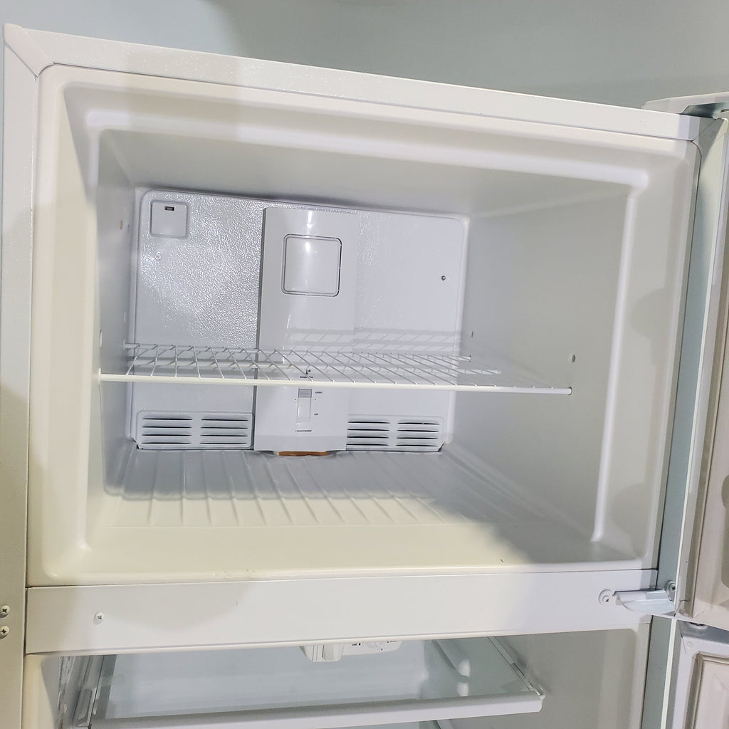 Pictures of 30 in. Wide White Frigidaire 20.4 cu. ft. Top Freezer Refrigerator with Reversible Doors - Certified Refurbished - Neu Appliance Outlet - Discount Appliance Outlet in Austin, Tx