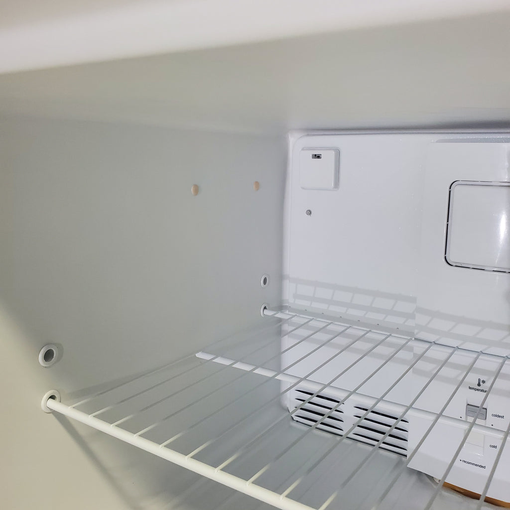 Pictures of 30 in. Wide White Frigidaire 20.4 cu. ft. Top Freezer Refrigerator with Reversible Doors - Certified Refurbished - Neu Appliance Outlet - Discount Appliance Outlet in Austin, Tx