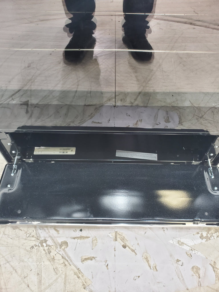 Pictures of Whirlpool Stainless 5.1 Cu. Ft. Freestanding Gas Range with Broiler Drawer and Two Speed Heat Burners - Scratch & Dent - Minor - Neu Appliance Outlet - Discount Appliance Outlet in Austin, Tx