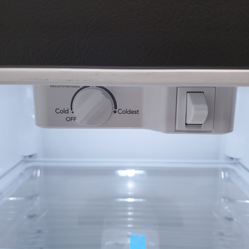 Pictures of 30 in. Wide EasyCare Stainless Steel Frigidaire 20.0 cu. ft. Top Freezer Refrigerator with EvepTemp Cooling System and Ice Maker- Scratch & Dent - Minor - Neu Appliance Outlet - Discount Appliance Outlet in Austin, Tx