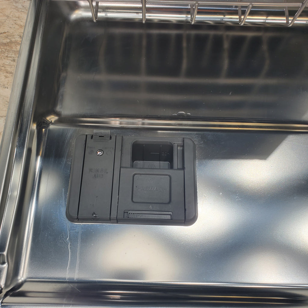 Pictures of 24 in. PrintShield Stainless Steel ENERGY STAR KitchenAid Top Control Dishwasher with FreeFlex Third Rack - Open Box - Neu Appliance Outlet - Discount Appliance Outlet in Austin, Tx