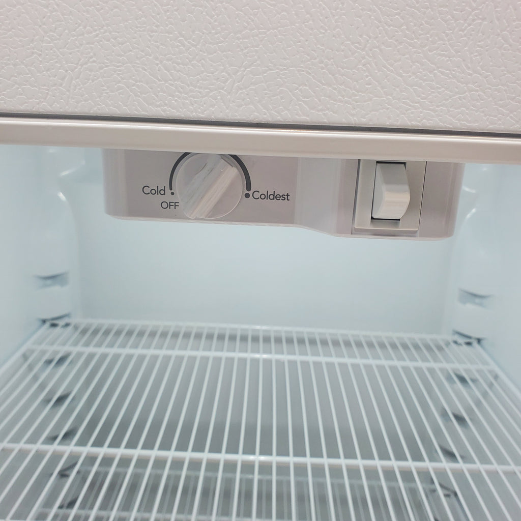 Pictures of White Frigidaire 18.3 cu. ft. Top Freezer Refrigerator with Garage-Ready Design - Open Box - Neu Appliance Outlet - Discount Appliance Outlet in Austin, Tx