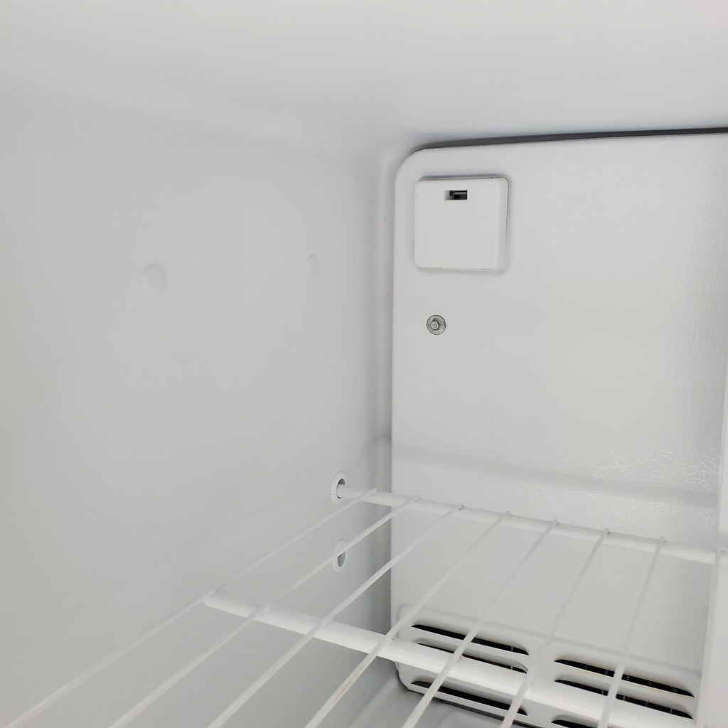 Pictures of 30" Frigidaire Top Freezer 18.3 cu ft Refrigerator with Even Temp Cooling and Adjustable Shelves - Certified Refurbished - Neu Appliance Outlet - Discount Appliance Outlet in Austin, Tx