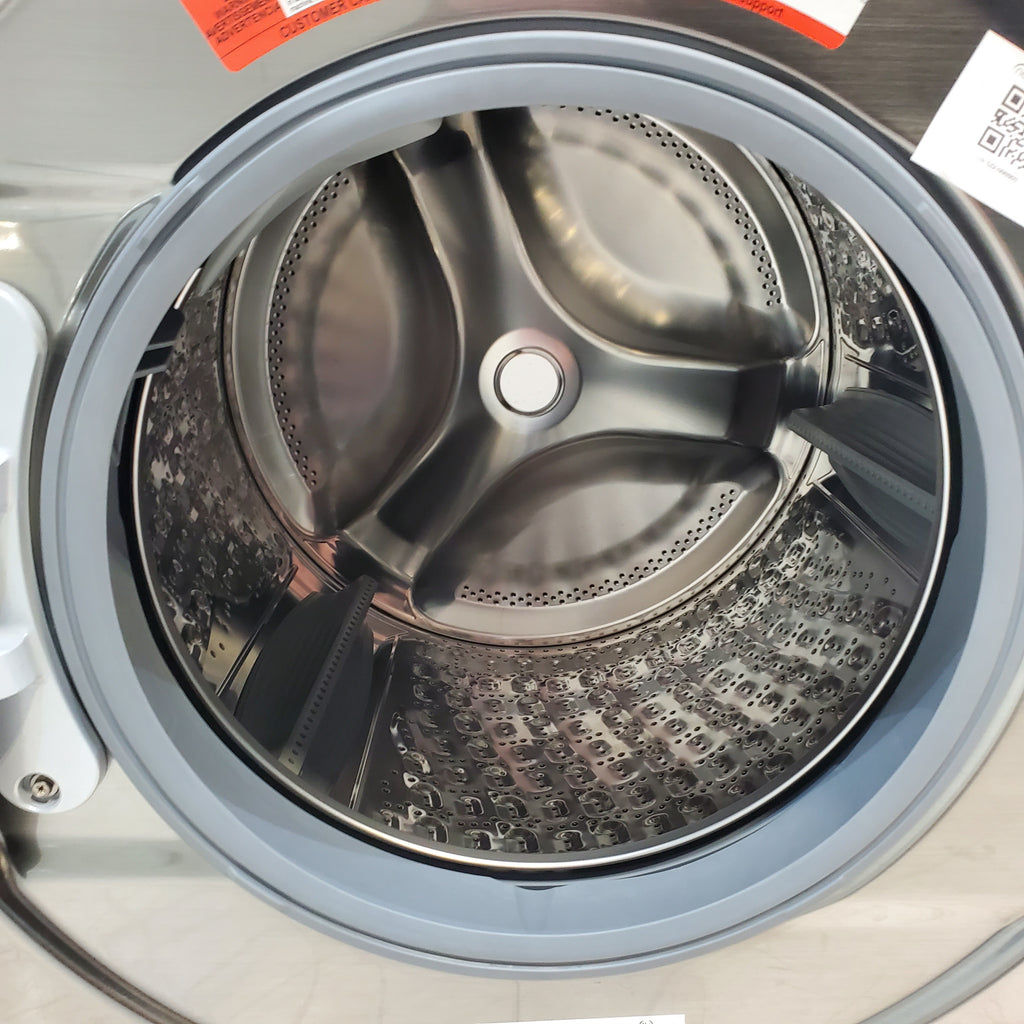 Pictures of Platinum ENERGY STAR Samsung 4.5 cu. ft. Front Load Washer with WiFi Connectivity - Scratch & Dent - Minor - Neu Appliance Outlet - Discount Appliance Outlet in Austin, Tx