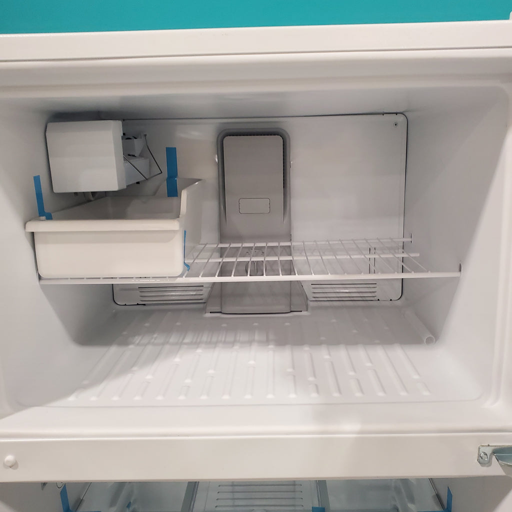 Pictures of 33" Wide Whirlpool Top Freezer 20.5 cu ft Refrigerator with Ice Maker and Frameless Glass Shelves and Flexi-Slide Bin - Open Box - Neu Appliance Outlet - Discount Appliance Outlet in Austin, Tx