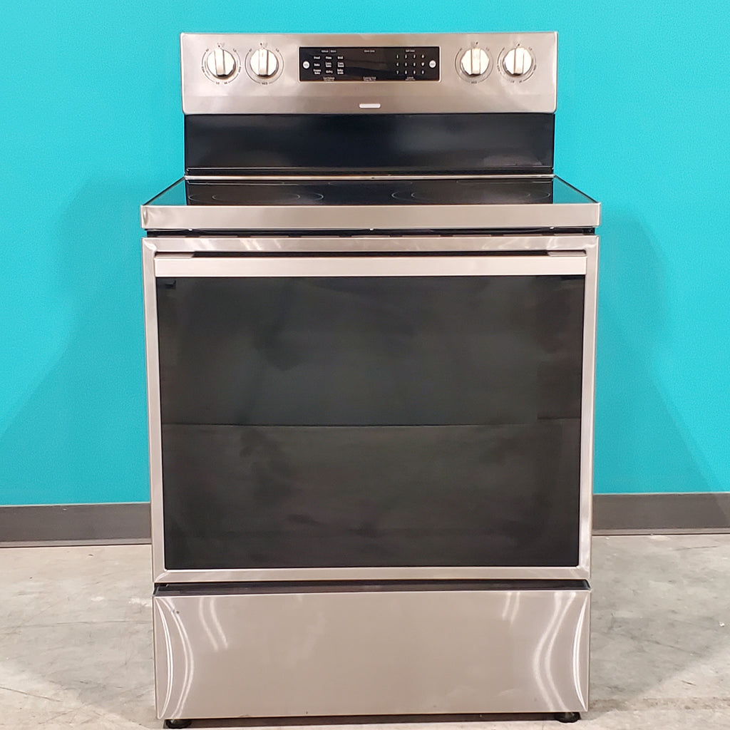 Pictures of Hisense Stainless Steel 30-in Glass Top 5 burners 5.8-cu ft Air Fry Convection Oven Freestanding Electric Range HBE3501CPS - Open Box - Neu Appliance Outlet - Discount Appliance Outlet in Austin, Tx