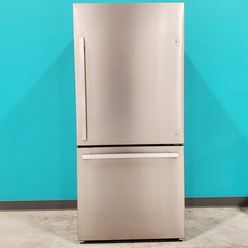 Pictures of Hisense Fingerprint Resistant Stainless Steel 17.2 cu. ft. Refrigerator with Bottom Mount Freezer HRB171N6ASE - Open Box - Neu Appliance Outlet - Discount Appliance Outlet in Austin, Tx
