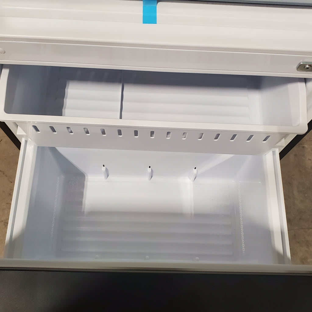 Pictures of Hisense Black Metallic Steel 17.2 cu. ft. Refrigerator with Bottom Mount Freezer HRB171N6ABE - Open Box - Neu Appliance Outlet - Discount Appliance Outlet in Austin, Tx