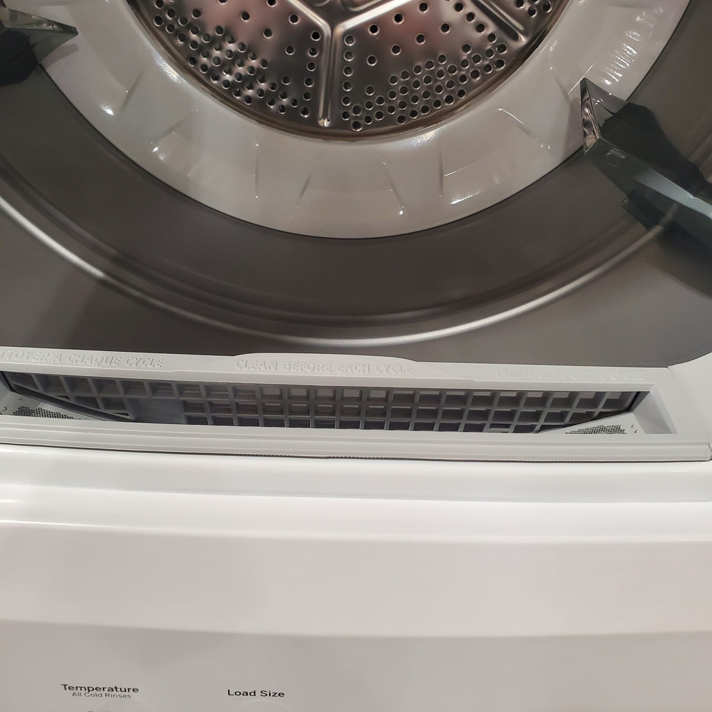 Pictures of GE Unitized Spacemaker 3.8 Cu. Ft. Washer with Stainless Steel Basket and 5.9 Cu. Ft. Electric Dryer GUD27ESSMWW - Open Box - Neu Appliance Outlet - Discount Appliance Outlet in Austin, Tx