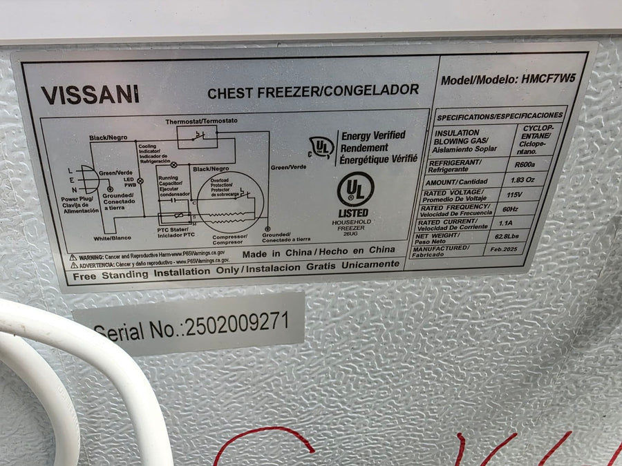 Vissani 7.0 cu. ft. Manual Defrost Chest Freezer with LED Light in White, Garage Ready S164 - HMCF7W5 - Scratch & Dent (Minor)