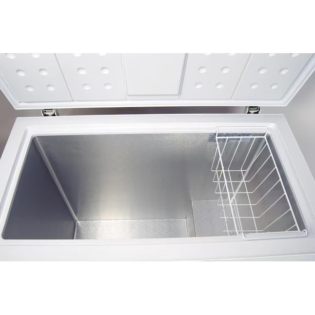 Koolatron 7-cu ft Chest Freezer ENERGY STAR Certified in White KTCF195 - Scratch & Dent (Moderate)