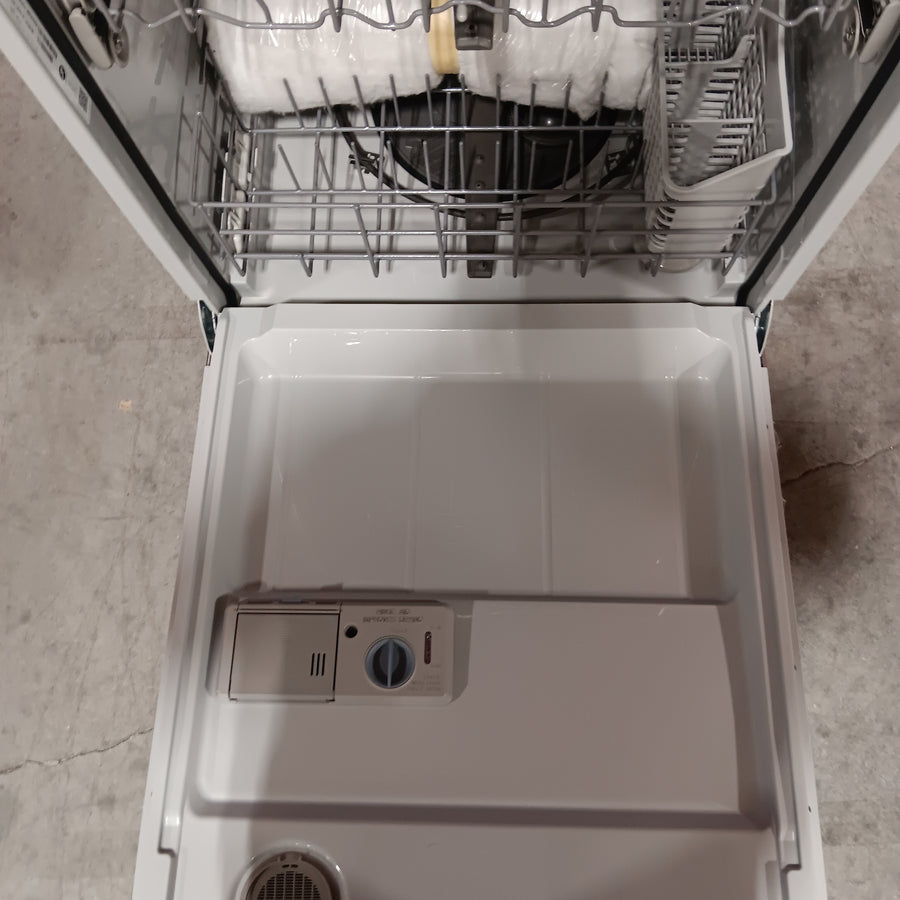 Whirlpool Front Control Built-In Dishwasher with Boost Cycle and 57 dBA in Stainless Steel 22137SD377 - WDF341PAPM - Scratch & Dent (Minor)