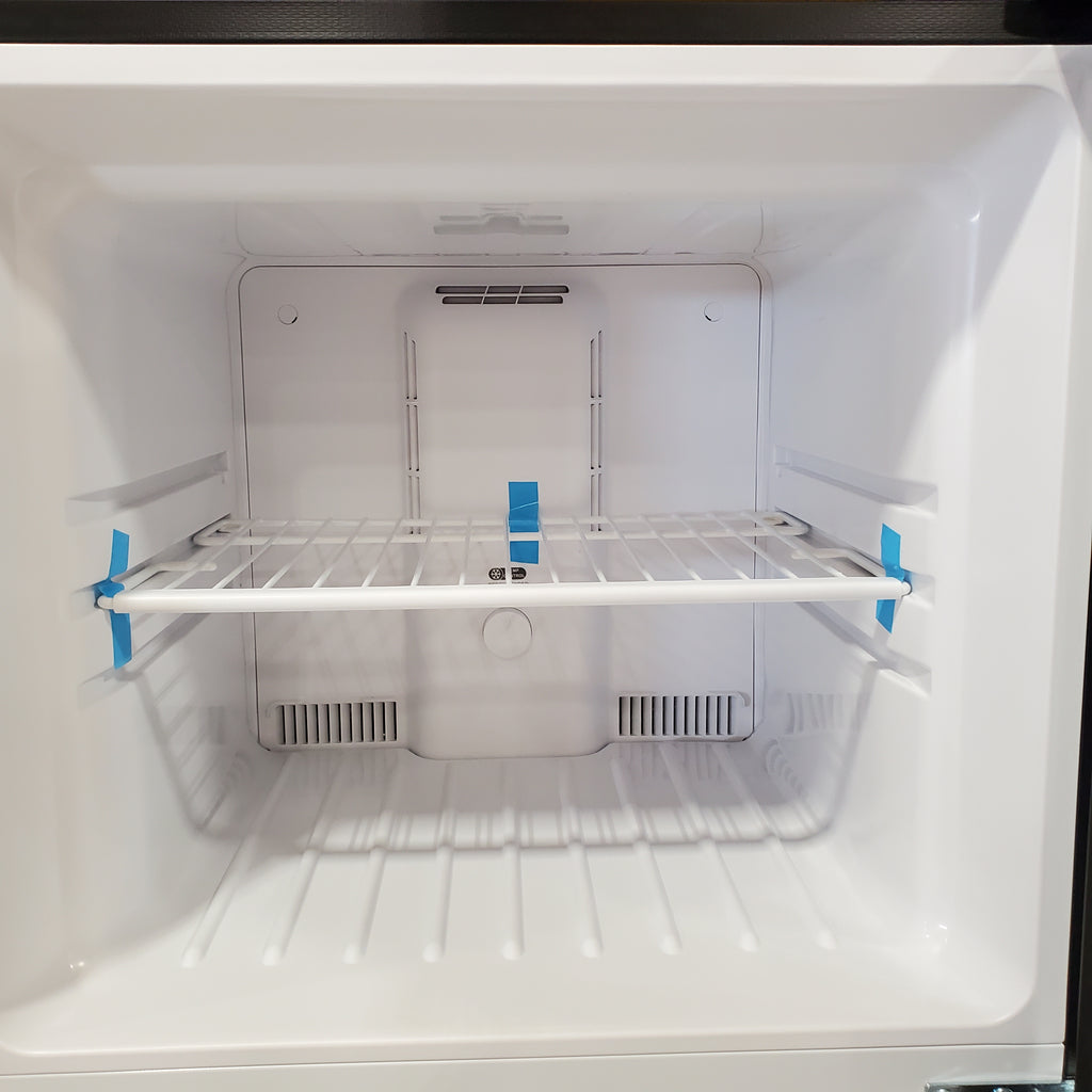 Pictures of Magic Chef 10.1 cu. ft. Top Freezer Refrigerator in Black HMDR1000BE - Scratch & Dent (Moderate) - Neu Appliance Outlet - Discount Appliance Outlet in Austin, Tx