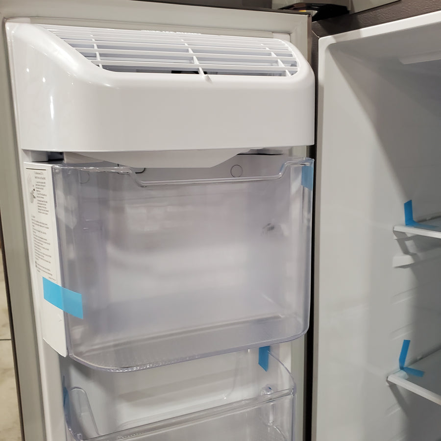 Samsung 28-cu ft Side-by-Side Refrigerator Smart Compatible with Ice Maker with Ice Dispenser in Fingerprint Resistant Stainless Steel 4SD398 - RS28A500ASR - Scratch & Dent (Minor)