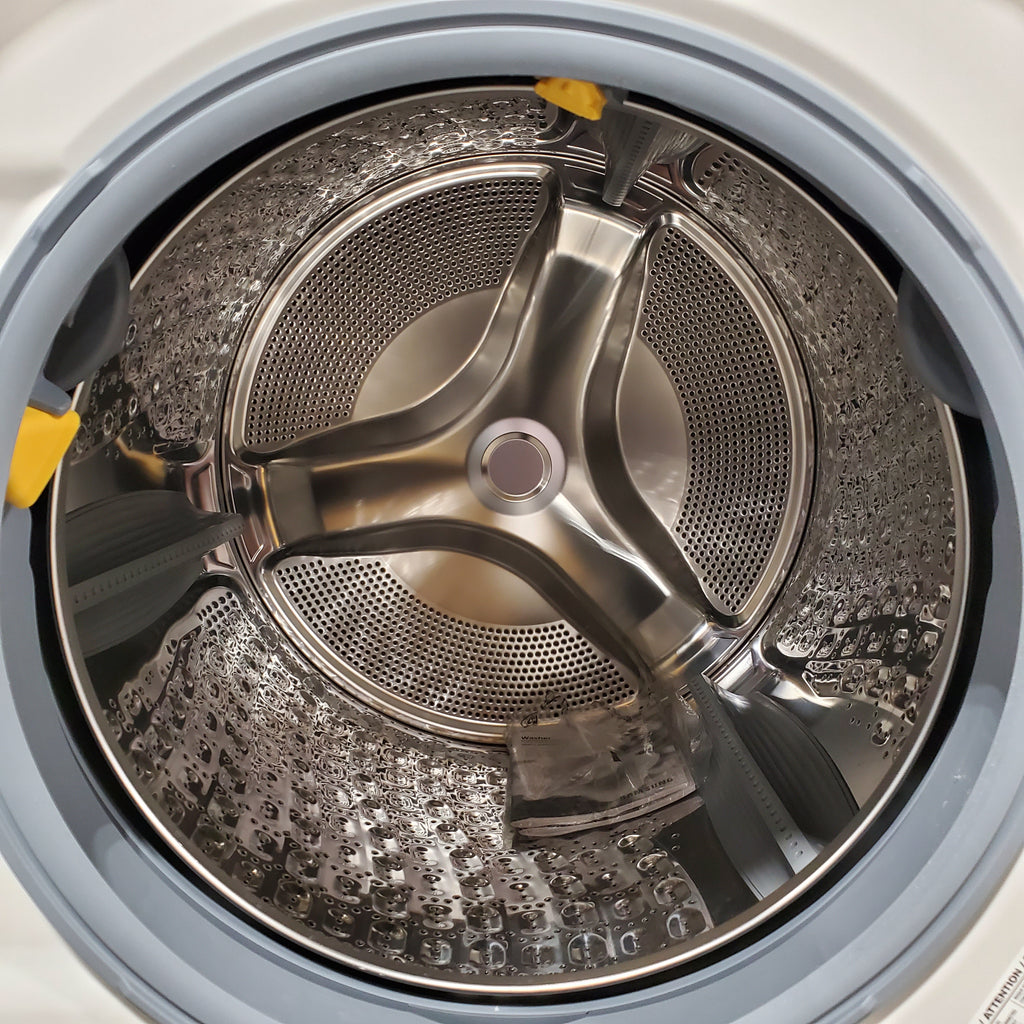 Pictures of Samsung Bespoke 5.3-cu ft Capacity Ivory Vented All-In-One ENERGY STAR Certified Washer Dryer Combo 3SD727 - WD90F53AVY - Scratch & Dent (Minor) - Neu Appliance Outlet - Discount Appliance Outlet in Austin, Tx