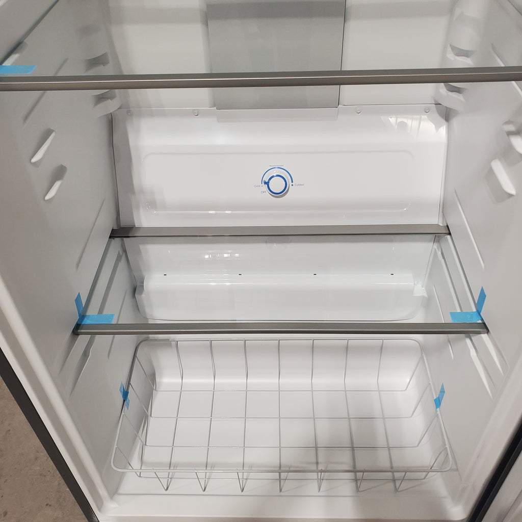 Pictures of Frigidaire 20 Cu. Ft. Garage Ready Upright Freezer in Carbon 3SD619 - FRUF2020AN - Scratch & Dent (Minor) - Neu Appliance Outlet - Discount Appliance Outlet in Austin, Tx