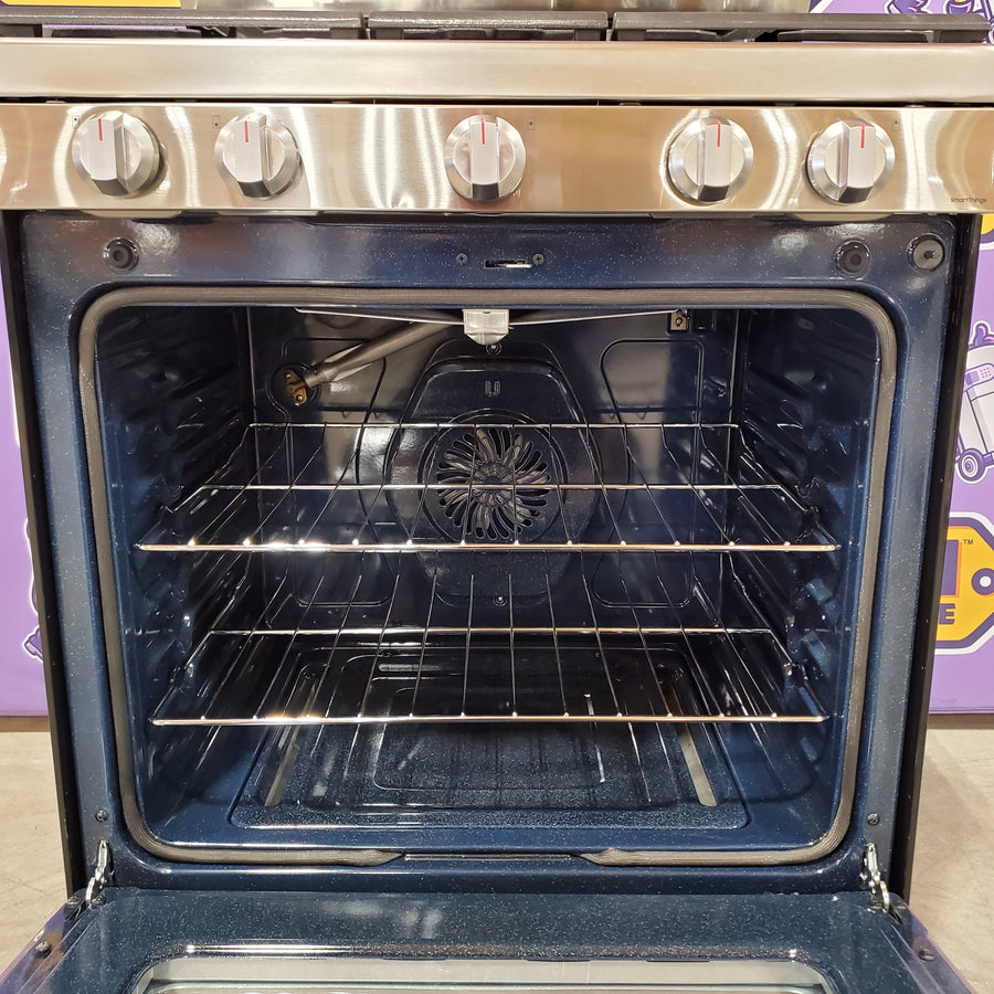 Samsung 5-Burner Freestanding Smart Gas Range in Stainless Steel with No Preheat AirFry and Wi-Fi Enabled Convection 31131SD2 - NX60A6711SS - Scratch & Dent (Minor)