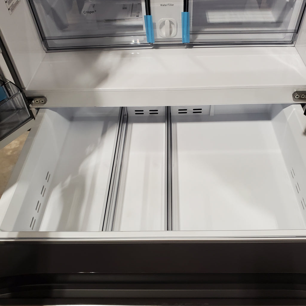 Pictures of Samsung 29 cu. ft. Bespoke 4-Door French Door Refrigerator with Beverage Center™ in Stainless Steel 4SD428 - RF29BB8600QL - Scratch & Dent (Moderate) - Neu Appliance Outlet - Discount Appliance Outlet in Austin, Tx