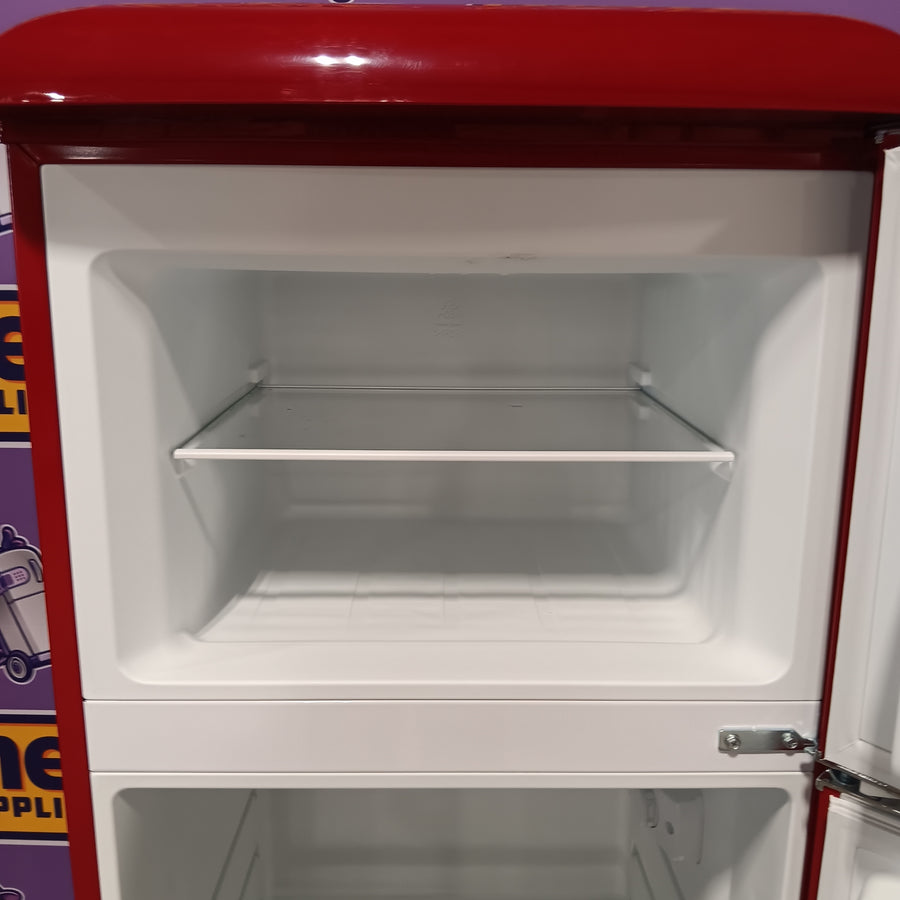 Galanz 22 in. 7.6 cu. ft. Retro Top Freezer Refrigerator, Hot Rod Red, Energy Star 25139SD812 - GLRF76TMRDER2 - Scratch & Dent (Moderate)