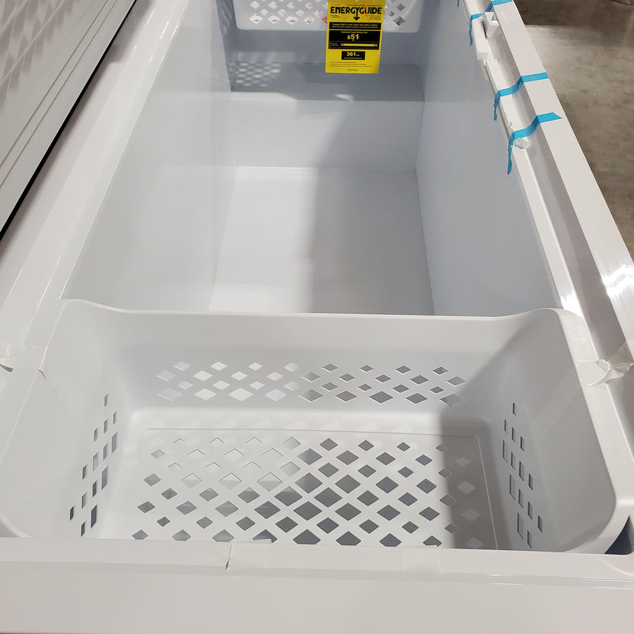 Frigidaire 20 Cu. Ft. Garage Ready Chest Freezer in White 20132SD316 - FFCL2042AW - Scratch & Dent (Major)