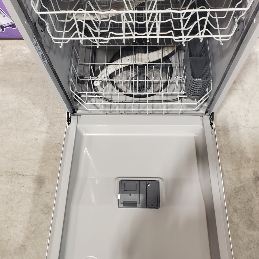 GE® ENERGY STAR® Dishwasher with Front Controls in White 25133SD441 - GDF460PGTWW - Open Box