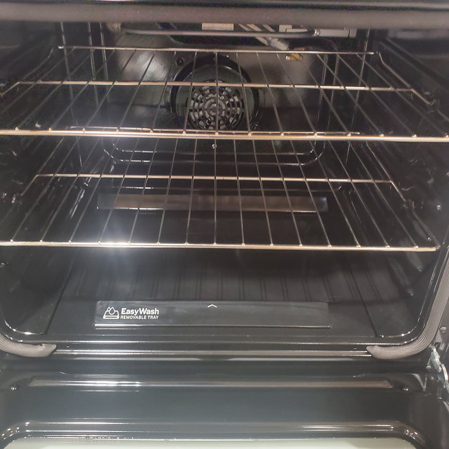 GE 30 in. 5-Burners Slide-In Smart Gas Convection Range in White with EasyWash Oven Tray And No-Preheat Air Fry GGS600AVWW - Scratch & Dent (Minor)