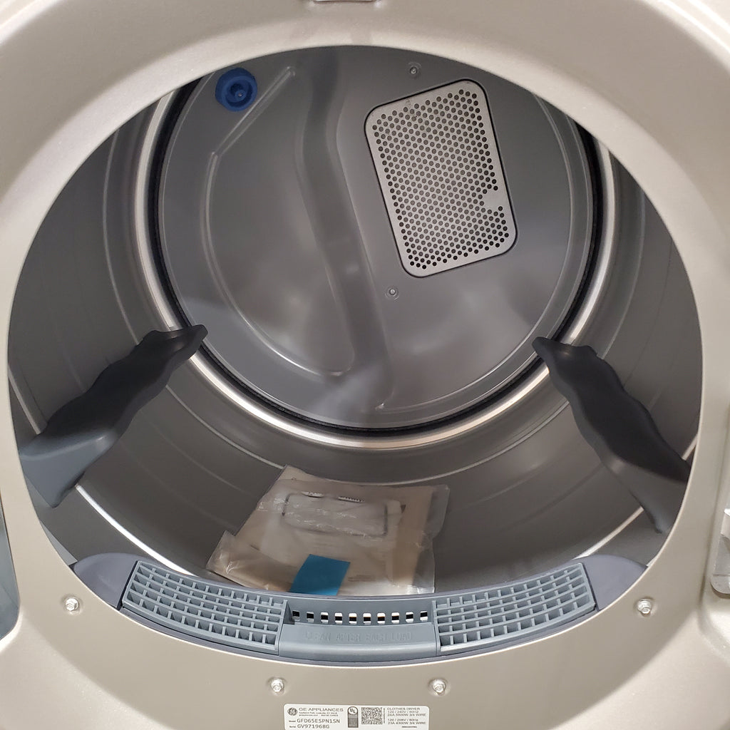 Pictures of GE ENERGY STAR® 7.8 cu. ft. Capacity Smart Front Load Electric Dryer with Steam and Sanitize Cycle GFD65ESPNSN - Scratch & Dinner (Minor) - Neu Appliance Outlet - Discount Appliance Outlet in Austin, Tx