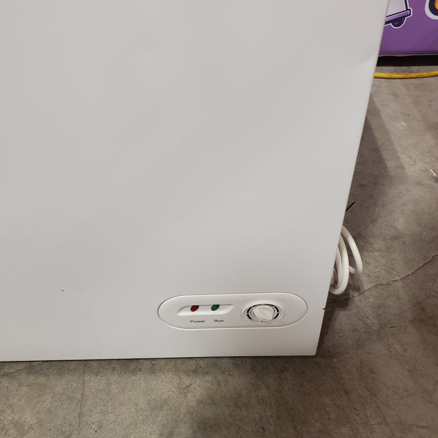 Magic Chef 6.9 cu. ft. Chest Freezer in White 251313SD1065 - HMCF7W2 - Certified Refurbished