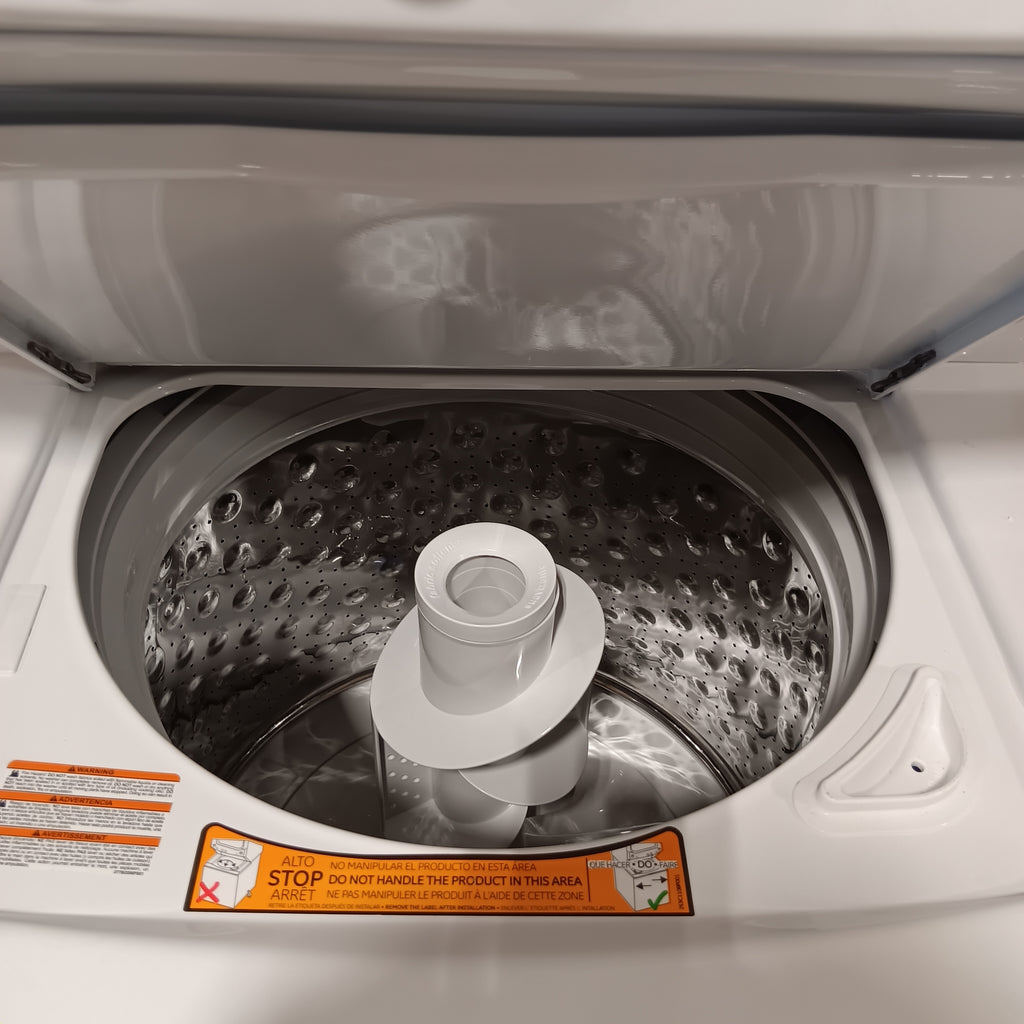 Pictures of GE Unitized Spacemaker® 3.8 cu. ft. Capacity Washer with Stainless Steel Basket and 5.9 cu. ft. Capacity Electric Dryer GUD27ESSMWW - New in Box - Neu Appliance Outlet - Discount Appliance Outlet in Austin, Tx