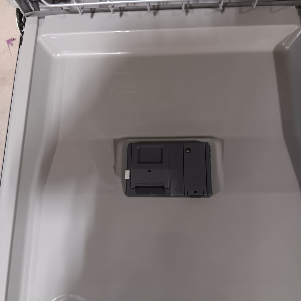 Pictures of GE® ENERGY STAR® Top Control with Plastic Interior Dishwasher with Sanitize Cycle & Dry Boost GDP630PYRFS - New in Box - Neu Appliance Outlet - Discount Appliance Outlet in Austin, Tx