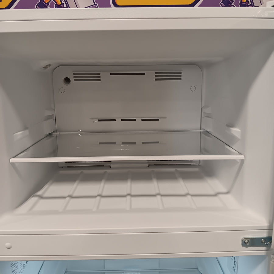 Vissani 14.2 cu. ft. Top Freezer Refrigerator in White, Garage Ready 251318SD1354 - MDTF14WH5 - Scratch & Dent (Major)