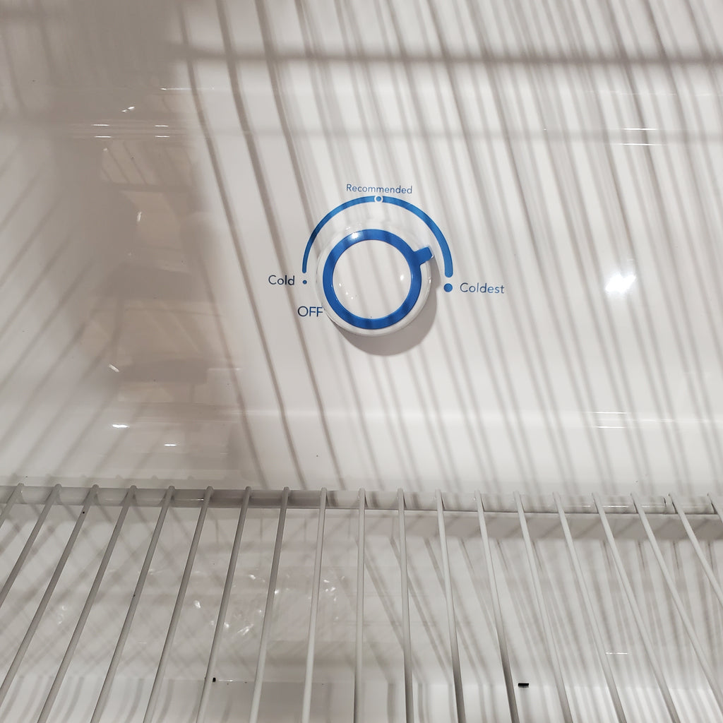 Pictures of Frigidaire 20 Cu. Ft. Energy Star Garage Ready Upright Freezer in White 3SD406 - FFUE2022AW - Scratch & Dent (Minor) - Neu Appliance Outlet - Discount Appliance Outlet in Austin, Tx