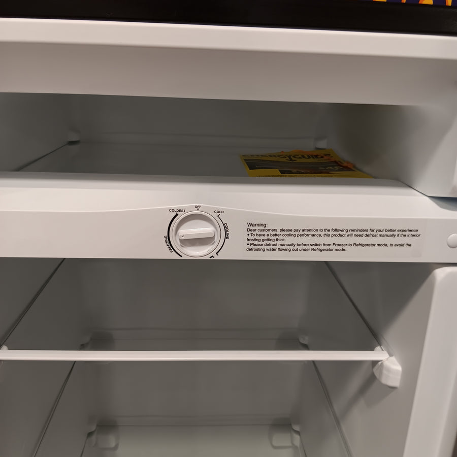 Vissani 7.1 cu. ft. Manual Defrost Convertible Upright Freezer in Stainless Steel Look MDUFC7SS - Scratch & Dent (Major)