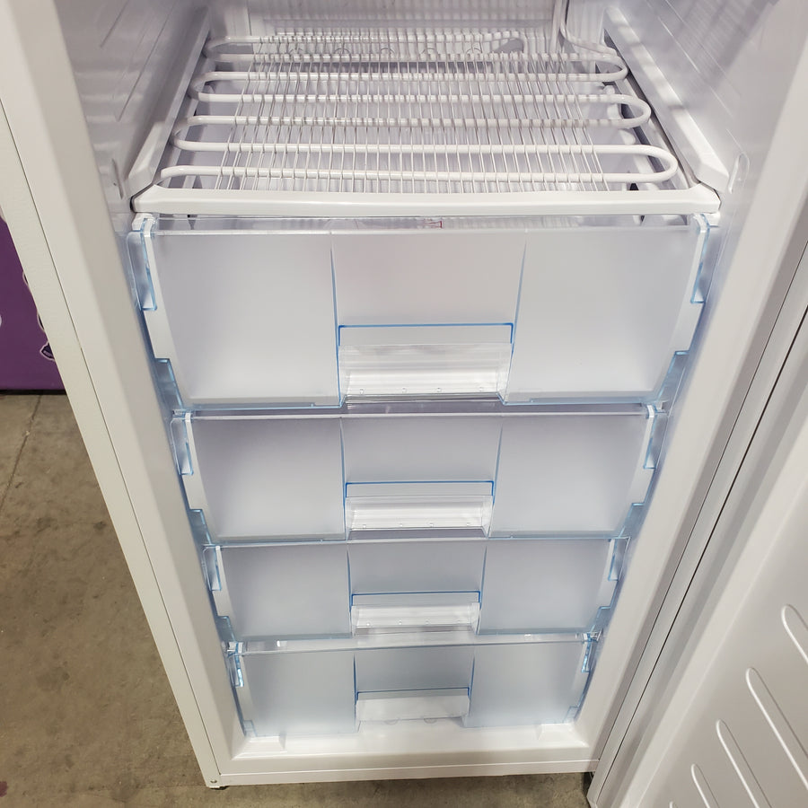 Hamilton Beach 11 Cu Ft Upright Freezer in White SA672 - HBFRF0011 - Scratch & Dent (Major)