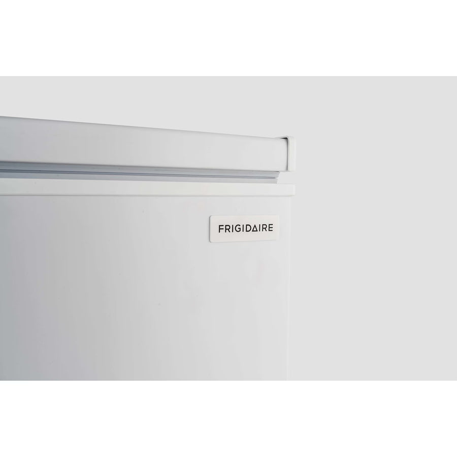 Frigidaire 5-cu ft Garage Ready Chest Freezer - SA625 - EFRF5003 - Scratch & Dent (Minor)
