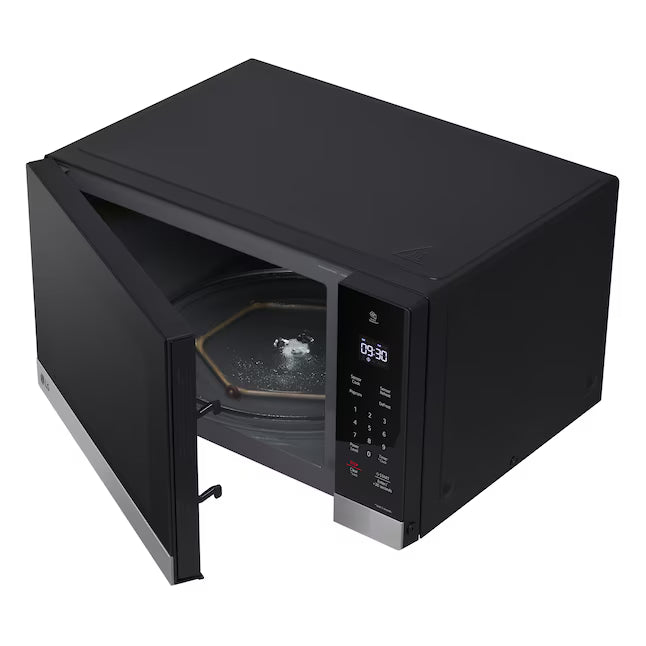 LG 1.5 cu. ft. NeoChef™ Countertop Microwave with Smart Inverter and Sensor Cooking 251316SD1198 - MSER1590S - Scratch & Dent (Minor)