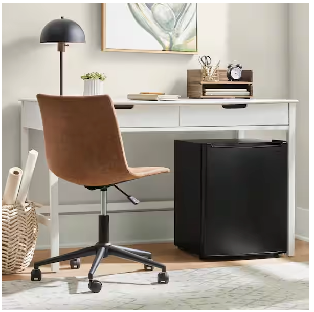 Vissani 2.6 Cu. Ft. Mini Refrigerator in Black, ENERGY STAR HVAR26GBE - Scratch & Dent (Minor)