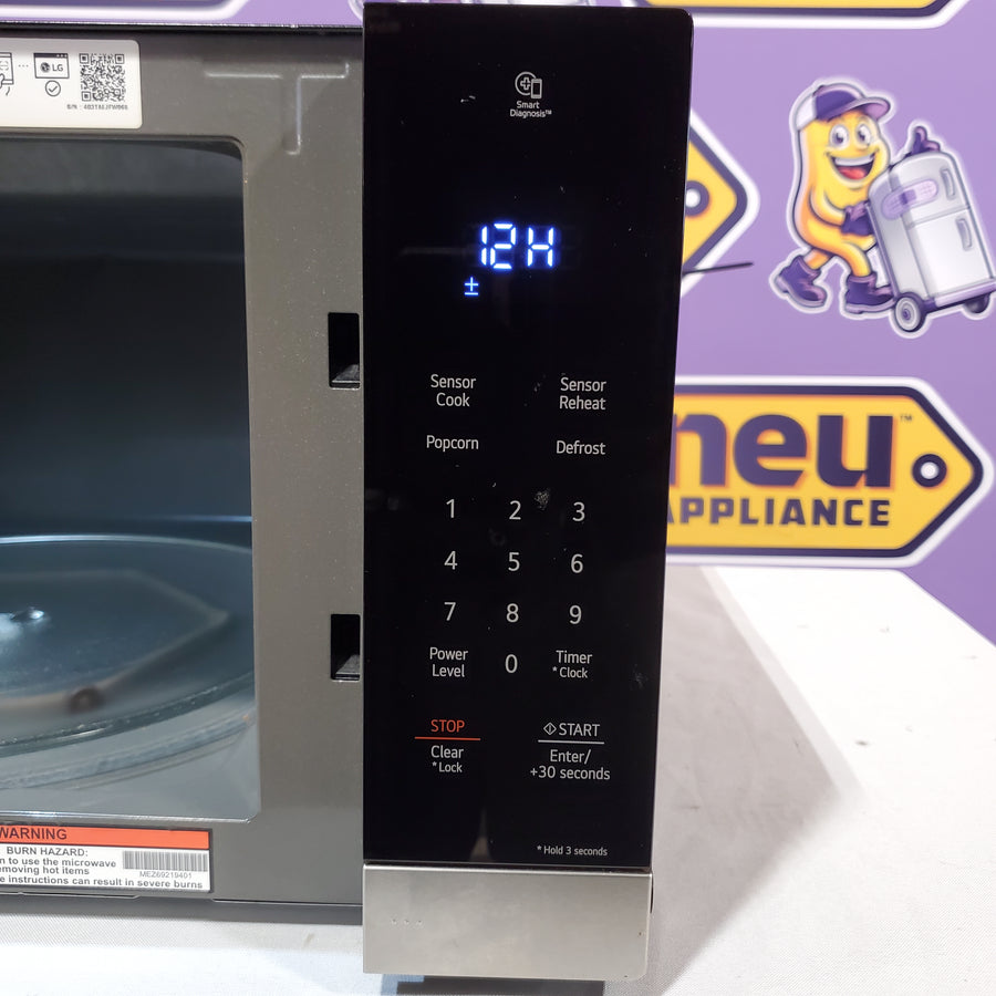 LG 1.5 cu. ft. NeoChef™ Countertop Microwave with Smart Inverter and Sensor Cooking MSER1590S - Scratch & Dent (Moderate)