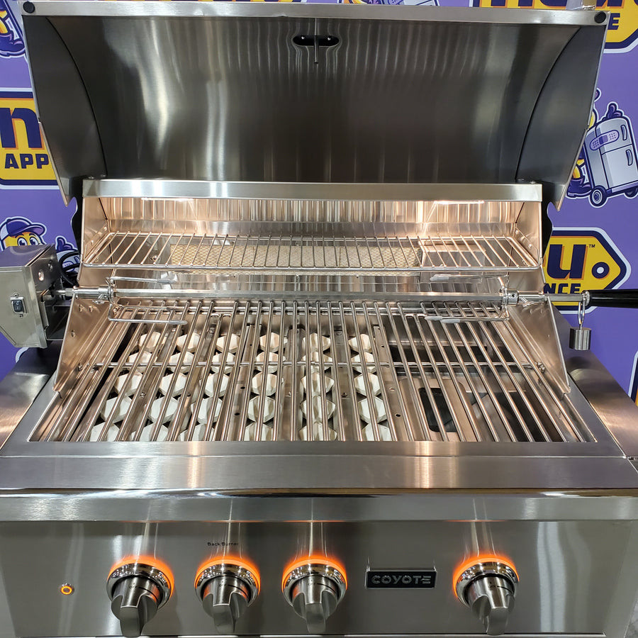 Coyote 30 Inch Freestanding Grill with 2 Infinity Burners™, RapidSear™ Infrared Burner, 700 sq. in. Cooking Surface, Rotisserie and Smoker Box C2SL30NG-FS - Scratch & Dent (Minor)
