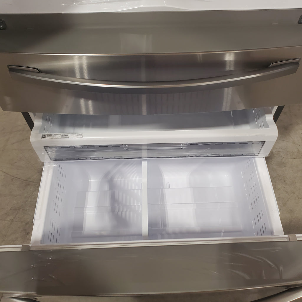 Pictures of Samsung 28-cu ft 4-Door ENERGY STAR Smart French Door Refrigerator with Ice Maker in Fingerprint Resistant Stainless Steel 4SD409 - RF28R7201SR - Scratch and Dent (Minor) - Neu Appliance Outlet - Discount Appliance Outlet in Austin, Tx