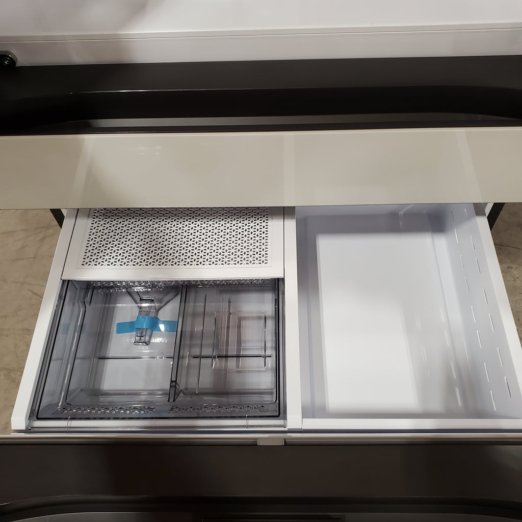 Pictures of Samsung Bespoke 29 cu. ft. 4-Door French Door Refrigerator with Beverage Center™ in White Glass 4SD419 - RF29BB860012 - Open Box - Neu Appliance Outlet - Discount Appliance Outlet in Austin, Tx